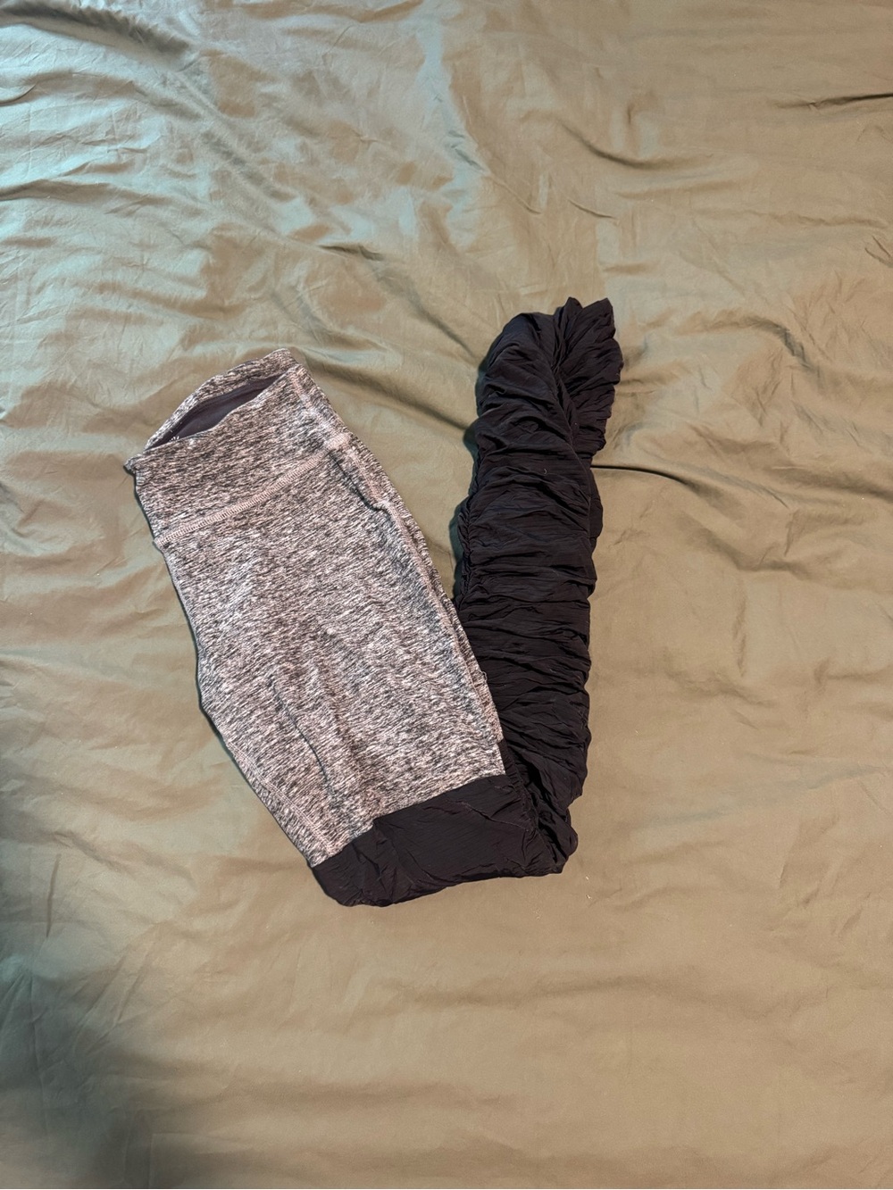Beyond Yoga Black and Space dye Grey Legs For Days leggings
